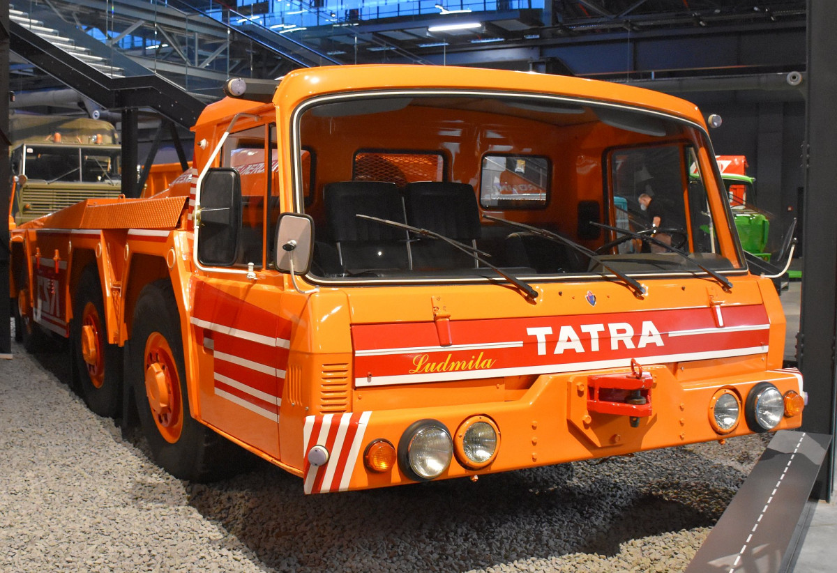 TATRA 815