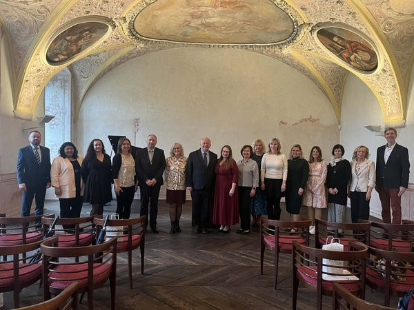 Příbor ocenil výjimečné pedagogy u příležitosti Dne učitelů